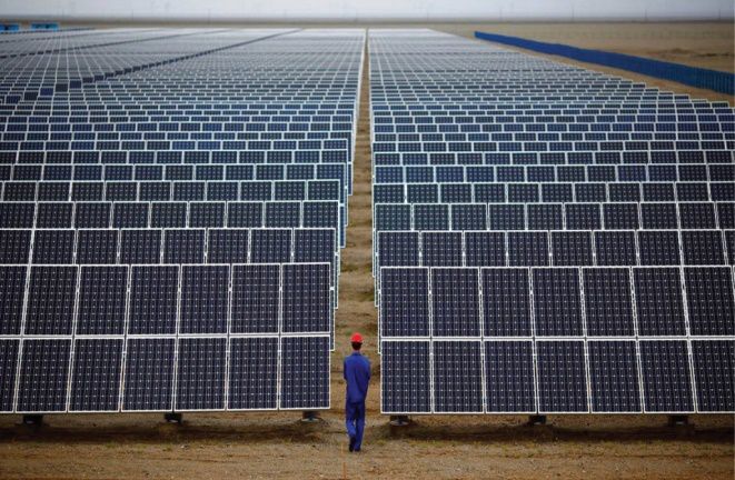 中國新能源領先世界 太陽能與風能發電的雙重優勢